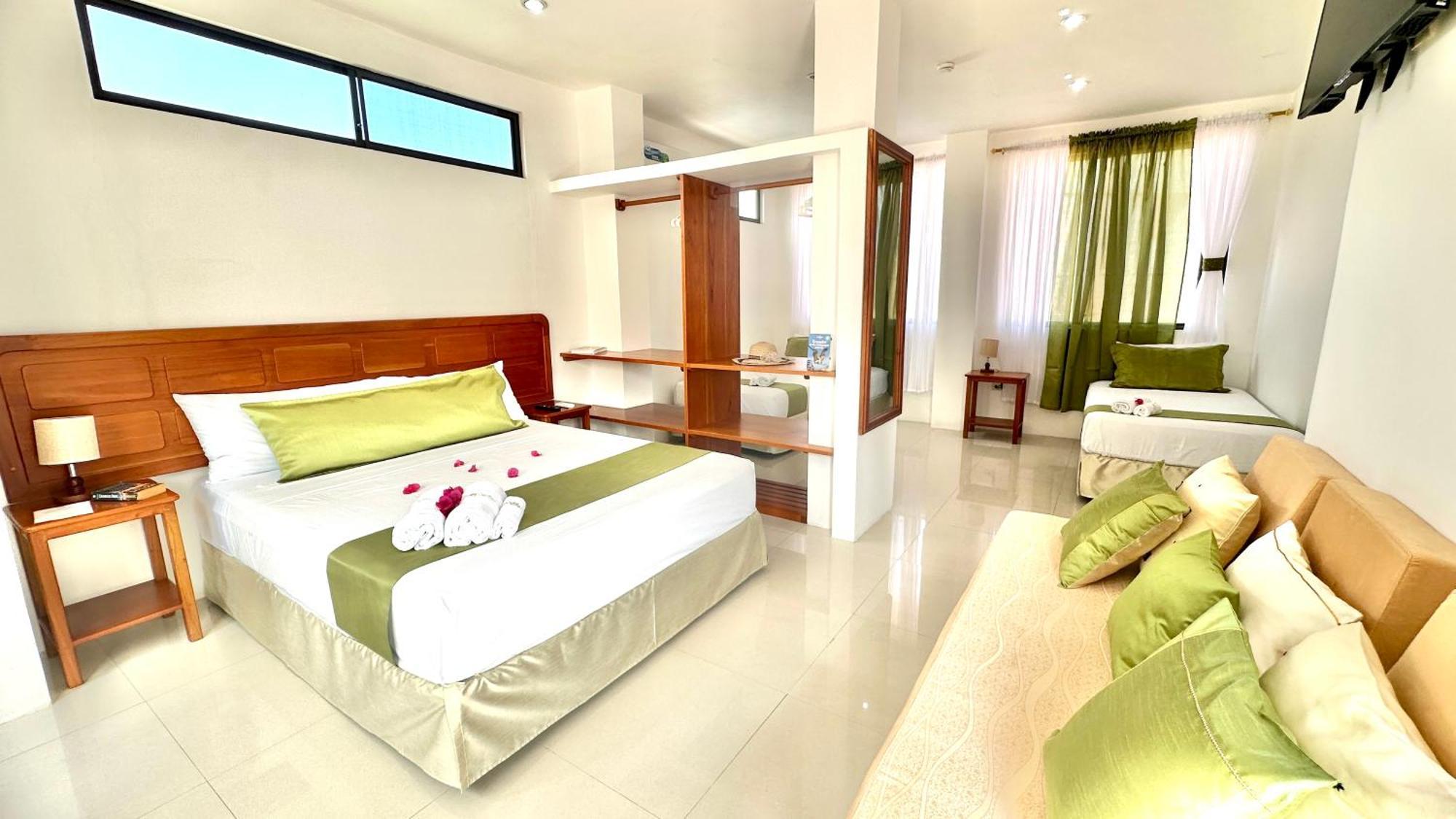 Hostal Suenos Silvestres Puerto Ayora  Bagian luar foto
