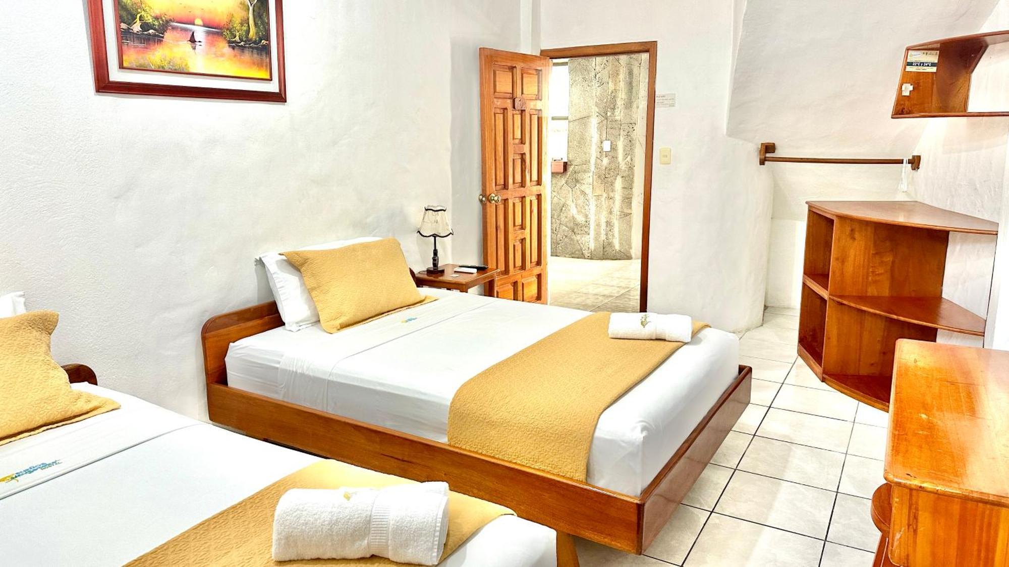 Hostal Suenos Silvestres Puerto Ayora  Bagian luar foto