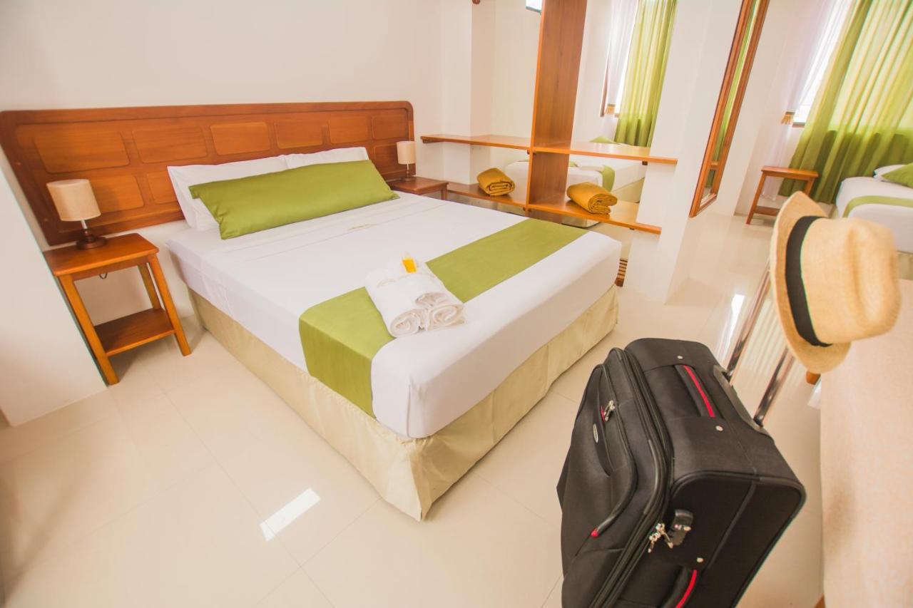 Hostal Suenos Silvestres Puerto Ayora  Bagian luar foto